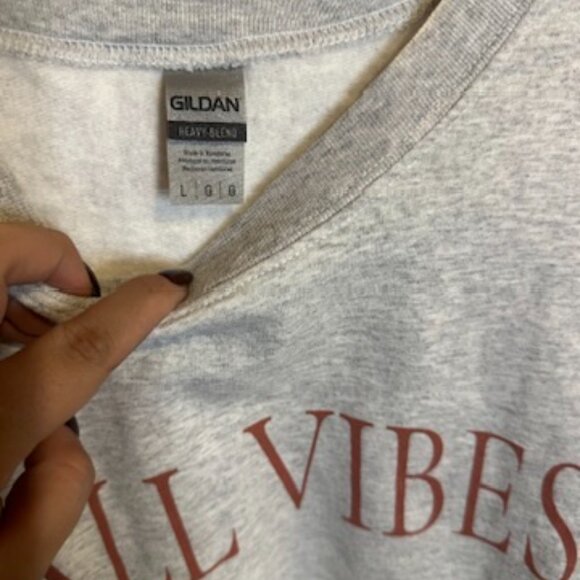 Gildan “Fall Vibes” Gray Crewneck Sweatshirt – Size L - Picture 2 of 2